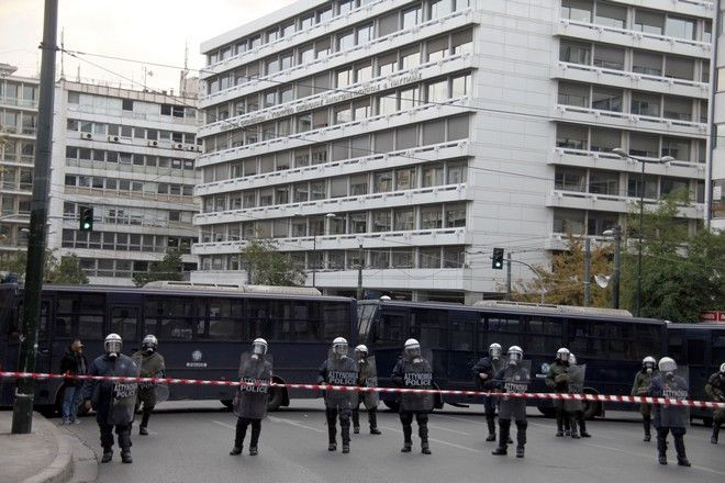 ΕΛ.ΑΣ.: Δρακόντεια μέτρα κι έντονη ανησυχία για την επέτειο του Πολυτεχνείου
